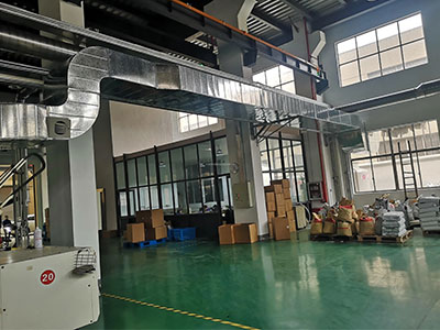 工業(yè)廠房推薦安裝冷水機組螺桿式中央空調(diào)